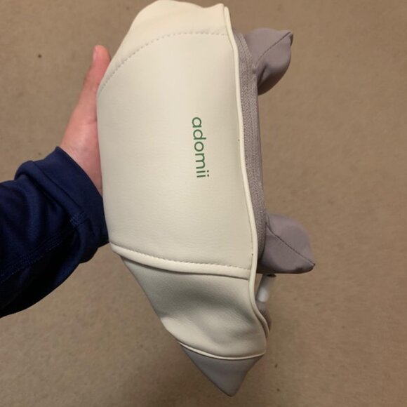 Shiatsu Neck & Shoulder Cordless Massager 💆🏻‍♀️ As seen on Instagram - Picture 8 of 8